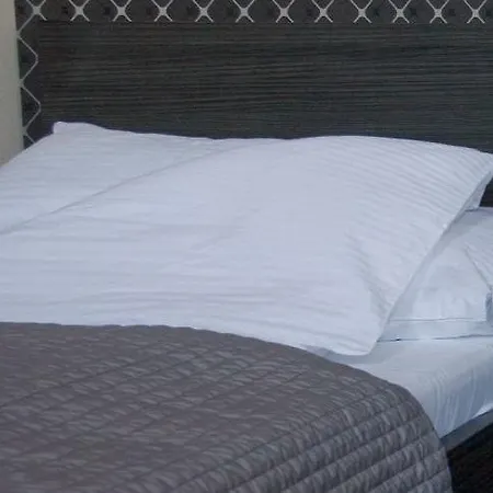 M0 Caffe & Motel 2*